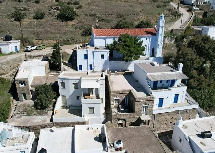 Apopsis Tinos View * Triandáros