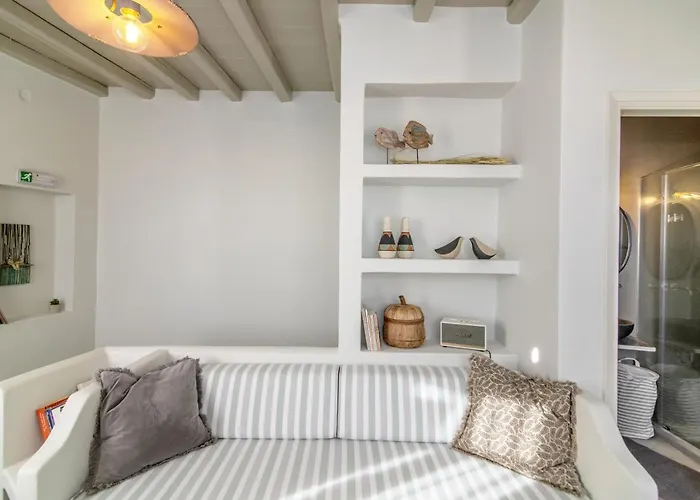 Apopsis Tinos View * Triandáros