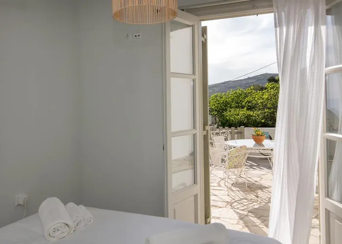 Apopsis Tinos View * Triandáros