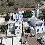 Apopsis Tinos View * Triandáros
